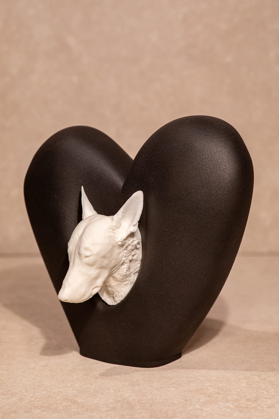 Luma One Tierurne - helle Ausführung